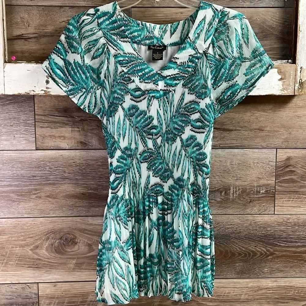 Nue Options Ladies Dress Blouse, Size Small, Floral, Teal & White